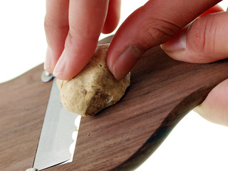 slicing truffle