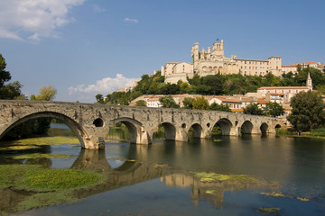 Fototapeta na wymiar Beziers Stary Most