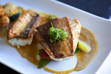 cuisine, gastronomie, poisson, restaurant, plat, sauce