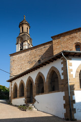 Fototapeta na wymiar Iglesia de Alcoz, Ultzama, Navarra, España