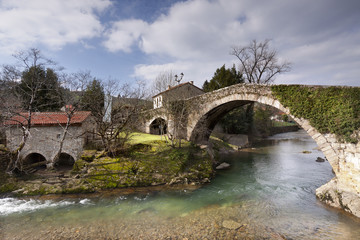Fototapeta na wymiar Puente de Liérganes (Cantabria)