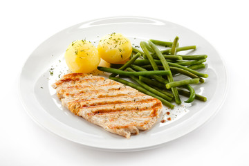 Grilled chicken fillet and vegetables