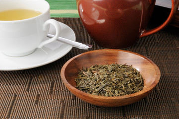 Whole leaf green tea