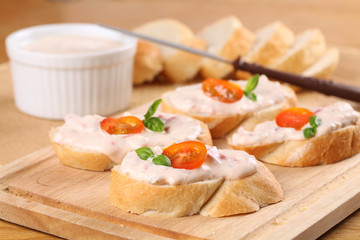 Sandwiches with tomato spread