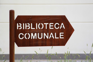 Insegna di biblioteca
