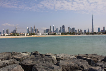 Blick auf Dubai vom Meer