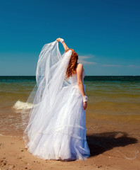 Fototapeta na wymiar Bride in the wind.
