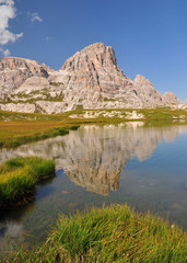 Fototapeta na wymiar Mountain lake in Dolomites Mountains