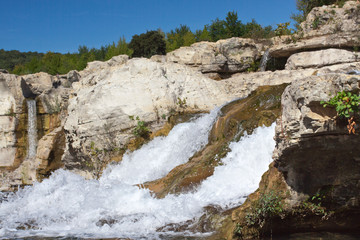 Fototapeta na wymiar les cascades du Sautadet, la Roque-sur-Cèze
