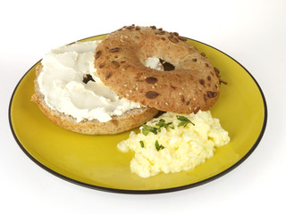 Scrambled Eggs with Bagel