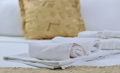 Fototapeta na wymiar towels in hotel room