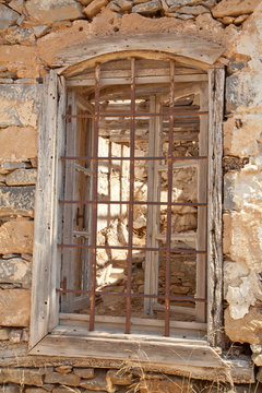 altes vergittertes Fenster auf Spinalonga