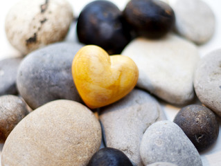 Fototapeta na wymiar kamień w kształcie serca