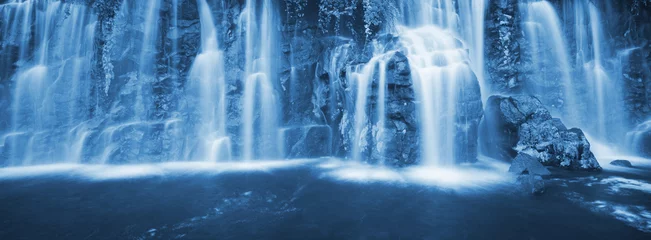 Fototapeten Wasserfall © EpicStockMedia