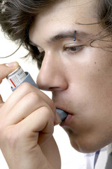 adolescent asthme traitement