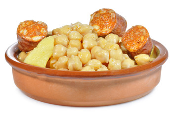 Ración de garbanzos con chorizo.
