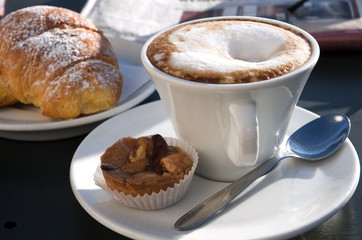 CAPPUCCIO e BRIOCHES