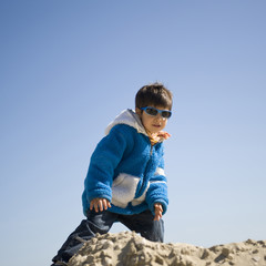 Naklejka premium Exploring kid.