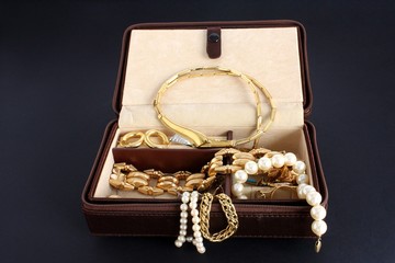 cofanetto con gioielli