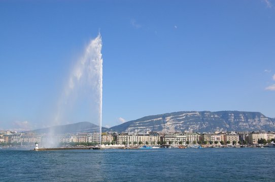 Jet D'Eau Fountain In Geneva