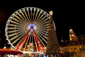 La grande roue sur la grand-place de Lille à Noël
