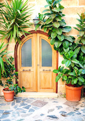 Fototapeta na wymiar Drzwi przednie Śródziemnego