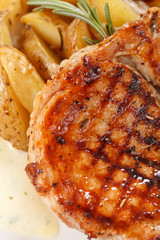 grilled steak with potatoes