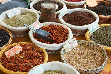 Coriander, pili-pili and other spices