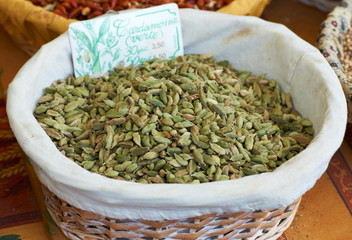Green cardamom spice