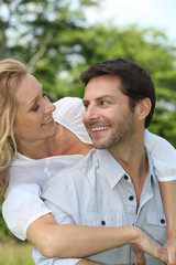 Fototapeta premium couple in a park