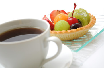 Fruit tart and coffee