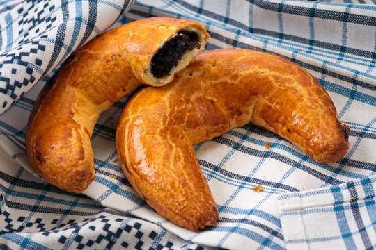 Hungarian Xmas Poppy Crescent Shape Cake