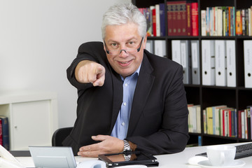 Chef sucht Mitarbeiter