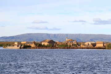 Fototapeta na wymiar Wyspy Uros na jeziorze Titicaca