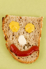 Brot mit Gesicht