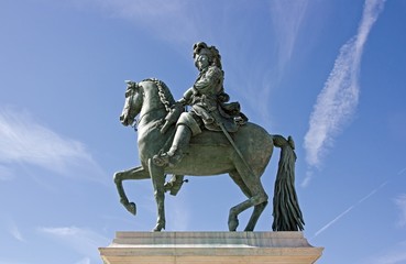 Louis XIV statue équestre chateau de Versailles (France)