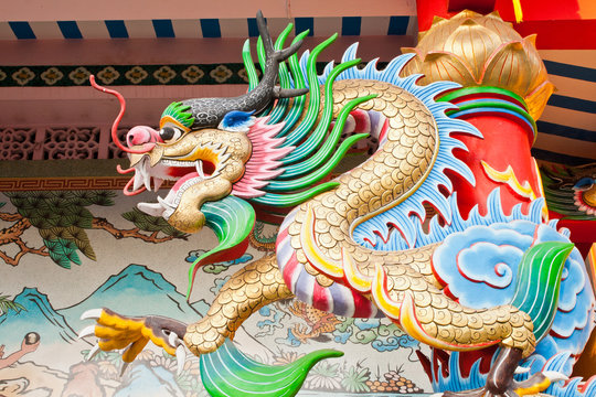Chinese style dragon statue