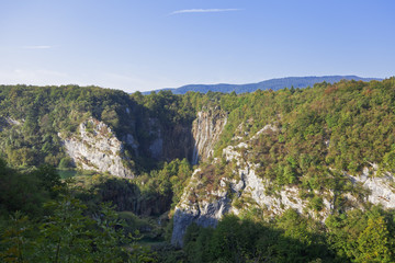 Fototapeta na wymiar large waterfalls at lake plitvice, croatia