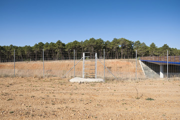 One-way deer gate