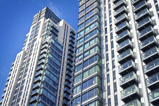 Fototapeta New executive apartment buildings.
