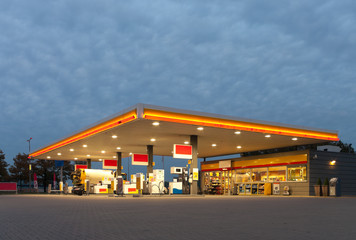 gas station - 37607410