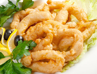 Onion rings deep-fried at beer dough