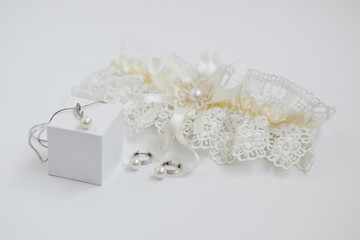 Свадебные ювелирные украшения с камнем