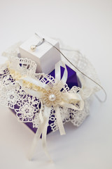 Свадебные ювелирные украшения с камнем