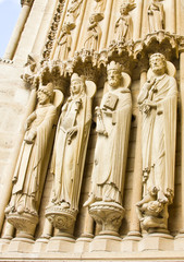 Notre dame Church's statue, Paris