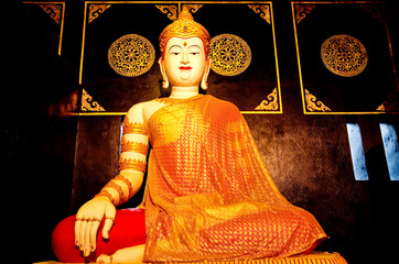 Obraz premium sitdown buddha in chaingmai Thailand