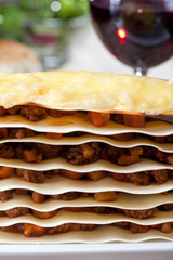 Lasagneplatten mit Sauce