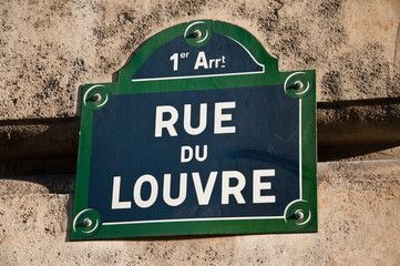 rue du Louvre à Paris - obrazy, fototapety, plakaty