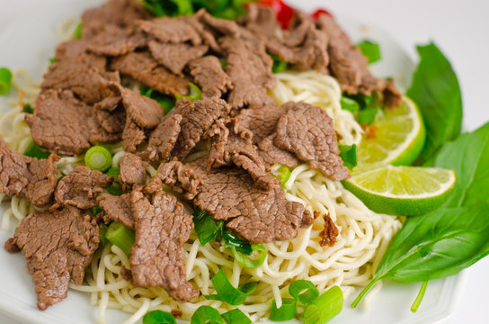 Stir-fried noodle with beef
