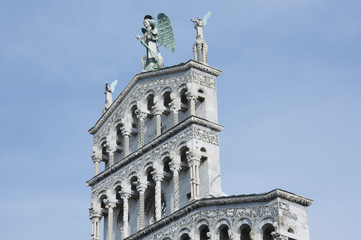 Fototapeta na wymiar Kościół San Michele w otworze - Lucca